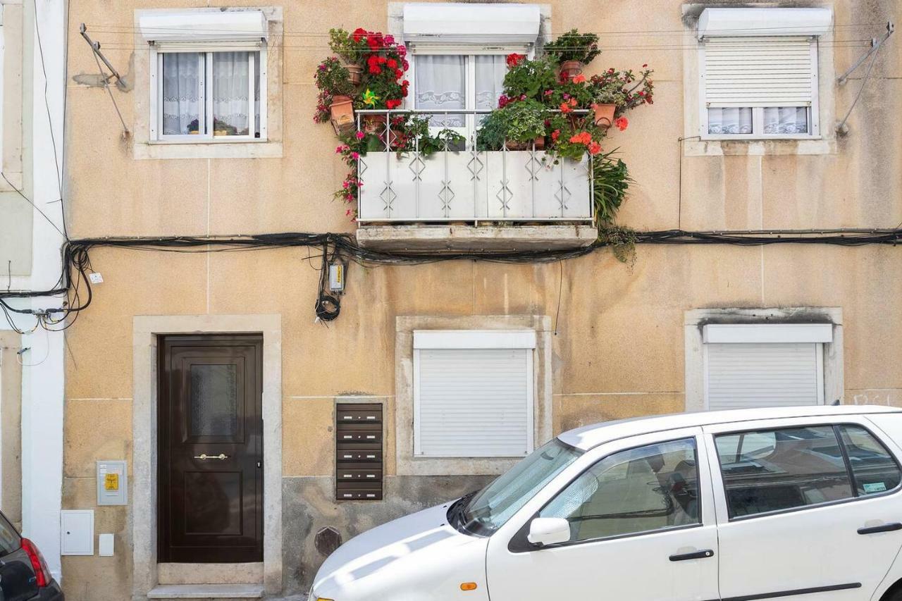 Biti'S Nest Apartment Lisbon Bagian luar foto