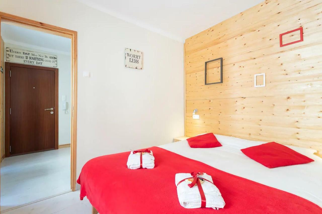 Biti'S Nest Apartment Lisbon Bagian luar foto